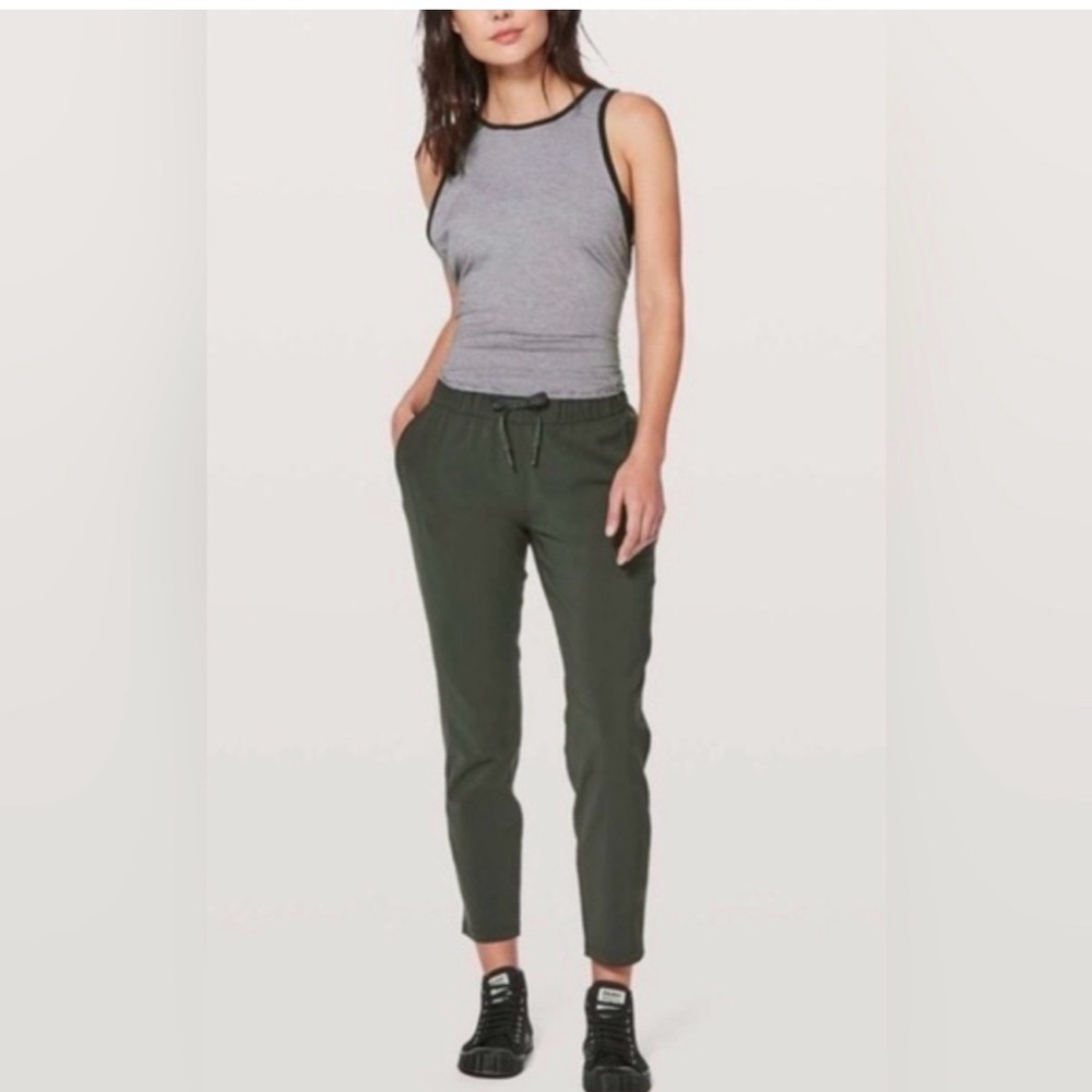 Lululemon Athletica olive  Jet Crop slim